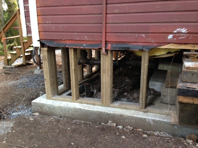 SE corner, foundation midway